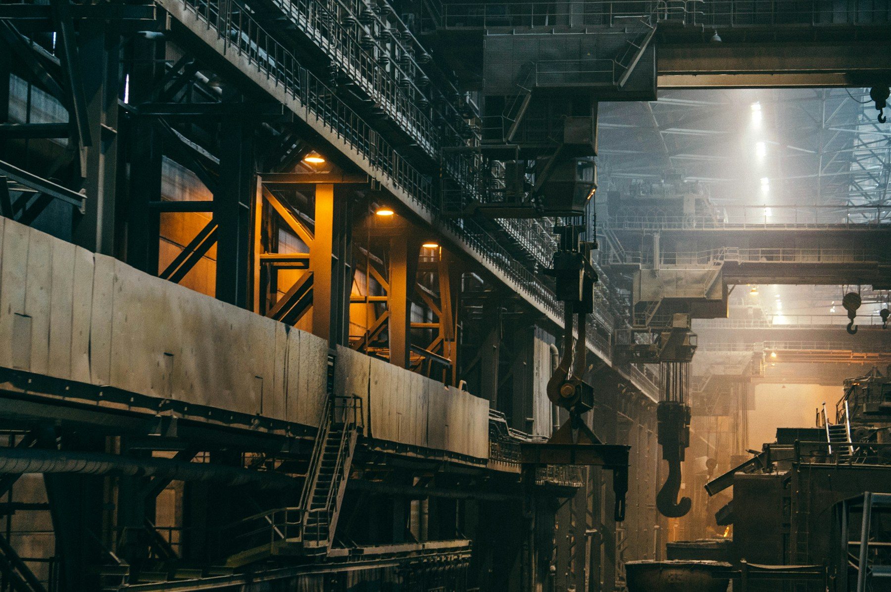 Área interna de fábrica industrial